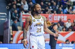 遼寧季后賽最穩(wěn)一環(huán)！威爾斯三分命中率超5成領(lǐng)跑隊(duì)內(nèi)得分王