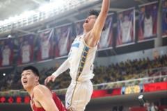 曾凡博賽季報(bào)銷引關(guān)注 媒體人呼吁給予合理解釋