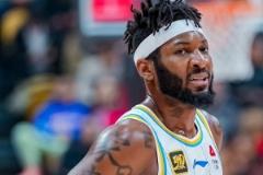 杰曼：?jiǎn)螆?chǎng)0分罕見 被包夾難以投籃