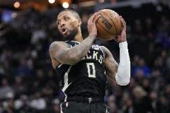 利拉德轉(zhuǎn)推回應(yīng)：我是全明星首發(fā)&MVP、NBA杯冠軍，雄鹿50年來最強(qiáng)控衛(wèi)
