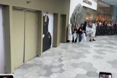 J羅也要告別了？獨自坐在球場中央靜靜思考，可能最后一次主場了