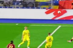 傳的巧妙射的精彩！德布勞內(nèi)助攻盧卡庫(kù)的側(cè)身凌空斬