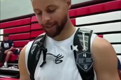 美國男籃問答：第一次扣籃時(shí)幾歲？濃眉：詹姆斯兩歲扣籃！