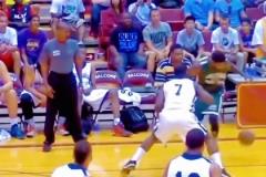 回溯青春！大學(xué)歐文的籃球絲滑秀 家人們來看看大學(xué)時期的歐文！