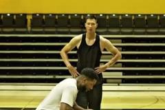 魔鬼肌肉+爆炸彈跳+穩(wěn)定投射！50年出一個易建聯(lián)不是開玩笑