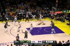 徐靜雨此前：若湖人今年奪冠，詹姆斯仍是老大冠軍，東契奇貢獻不如他