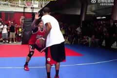 遙想當(dāng)年，羅斯是這樣和球迷solo的