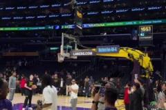 加內(nèi)特當年單挑整個男籃訓練營，年輕時候的加內(nèi)特確實“?！? title=