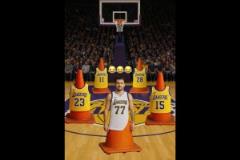 防不動了！美媒惡搞：第四節(jié)愛德華茲眼里的湖人隊