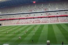 中乙門將逆天失誤將球抱進(jìn)自家大門，球迷：假球也不敢這么踢吧！