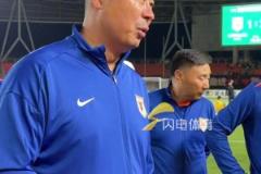 泰山B隊(duì)負(fù)海港B隊(duì)，韓鵬訓(xùn)話：輸球很正常，職業(yè)球員要輸很多場球