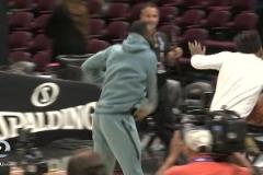 宇宙勇的專屬回憶！一哥KD熱身，邊上追夢(mèng)連招嚇退尼克-楊