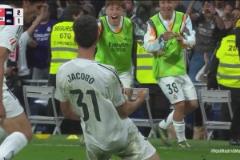 皇馬上演絕殺！皇馬小將后衛(wèi)拉蒙95分鐘破門建功！巴薩奪冠推遲！