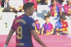 埃里克-加西亞傳中，萊萬近距離頭球攻門遭神撲！