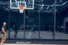 梅州客家1-0領(lǐng)先！季勝攀單刀破門首開記錄